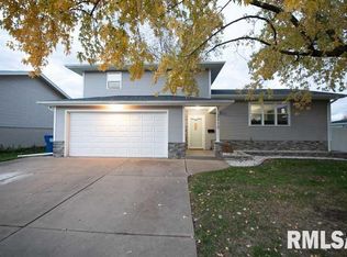 2110 W 29th St, Davenport, IA 52804