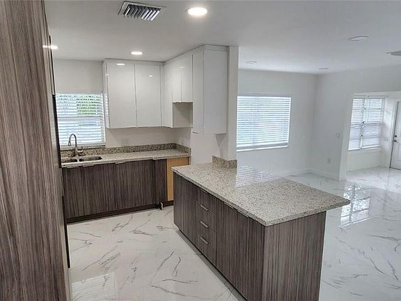 4th image of 349 NW 30th Avenue