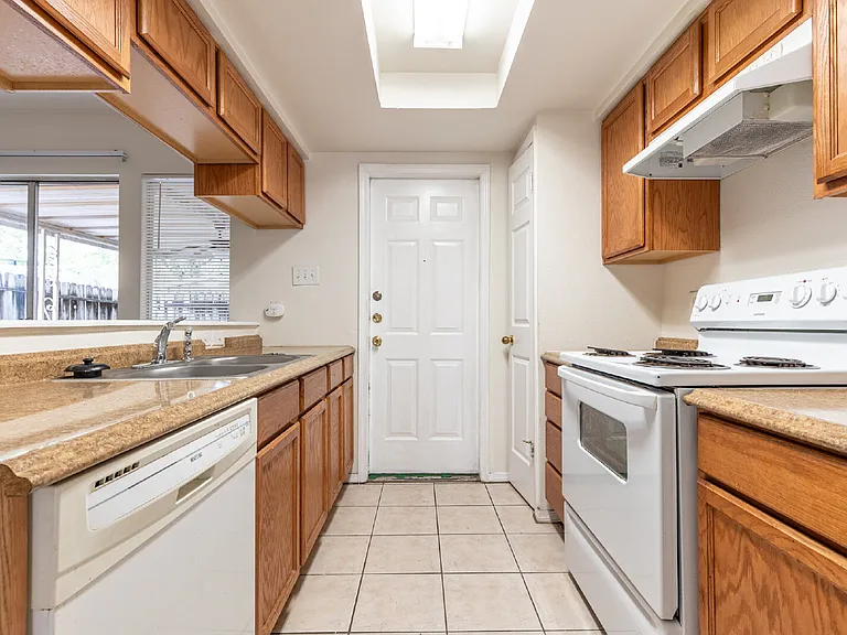 14423 Brook Hollow Blvd #A — Photo 9