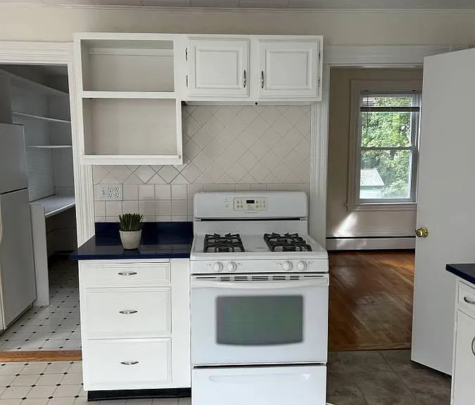 30 Belmont St #A — Photo 3