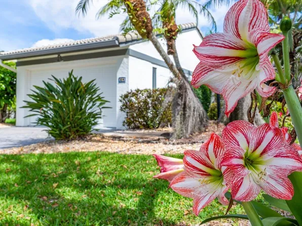 84 Cambridge Lane, Boynton Beach, FL 33436