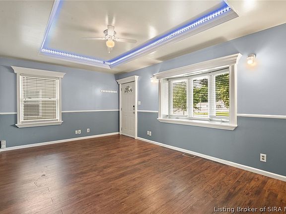 5th image of 928 E 8th Street