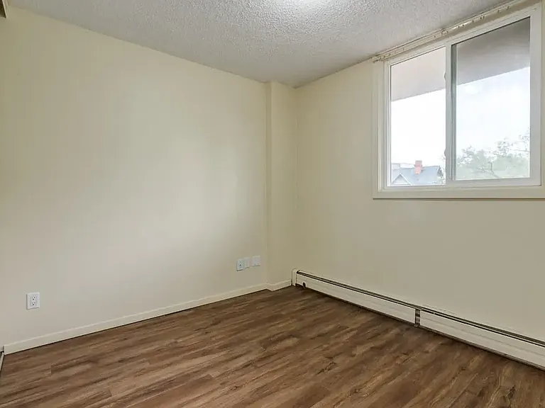 510 21st Ave SW — Photo 36