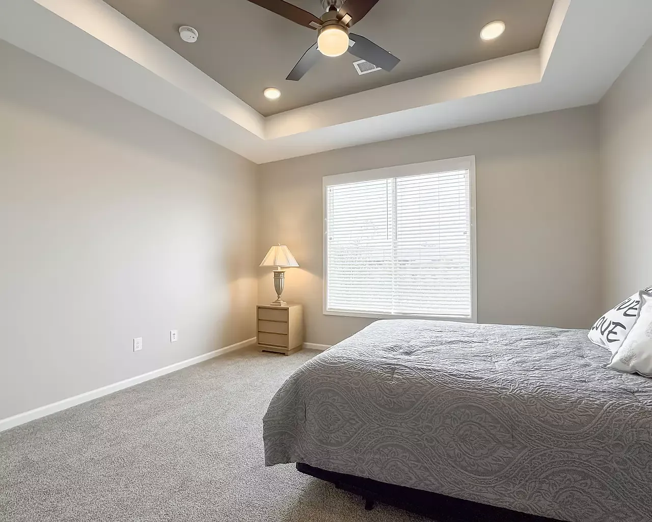 2 bed, 1500 sqft, $5,200 — Photo 4