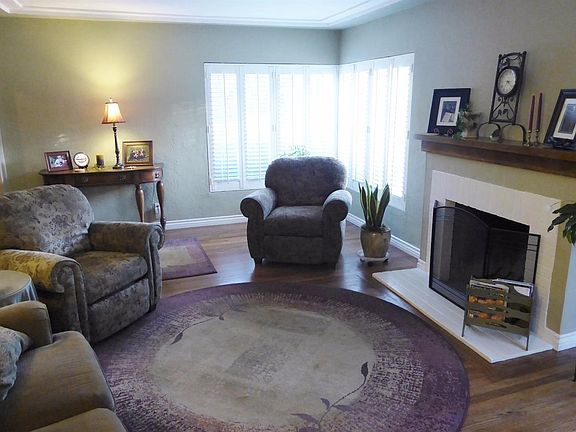 5th image of 4146 N Maroa Ave