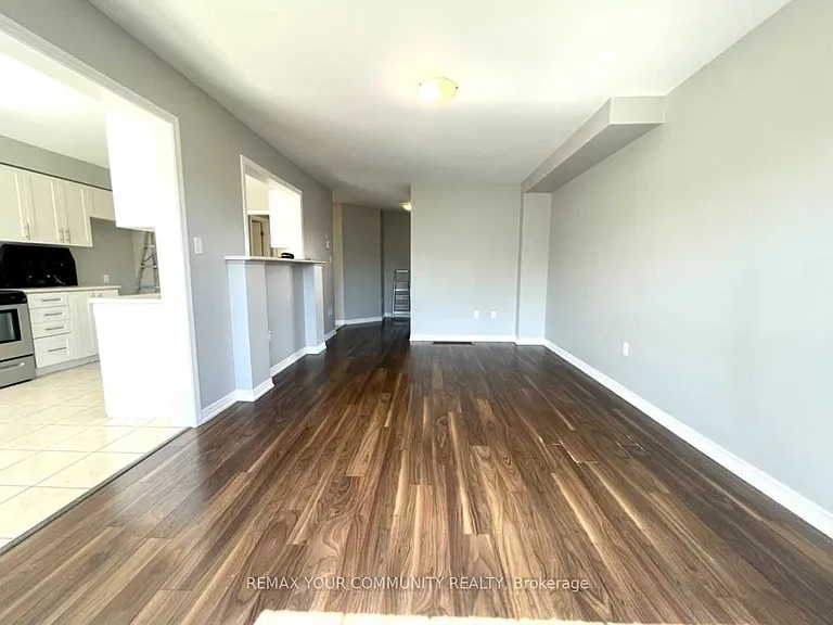 1385 Hunter St — Photo 7