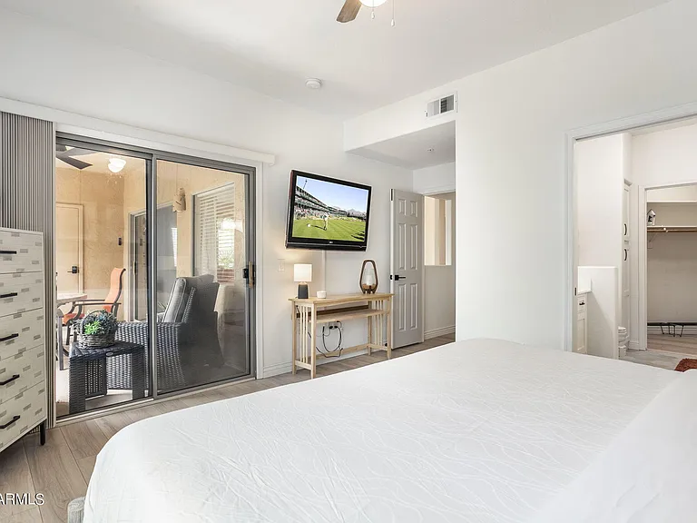 16801 N 94th St #2015 — Photo 9