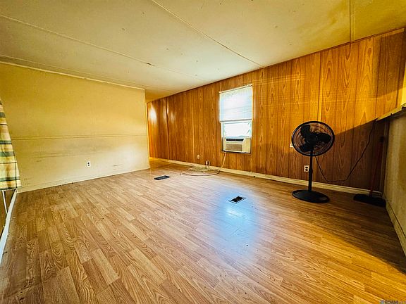 2nd image of 14219 Oak Meadow St