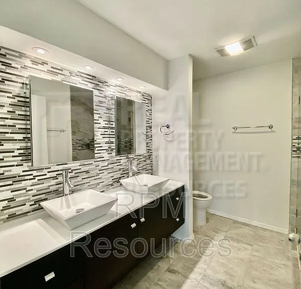 2614 NW 62nd St — Photo 28