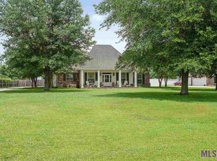 37474 Oak Hills Dr, Denham Springs, LA 70706