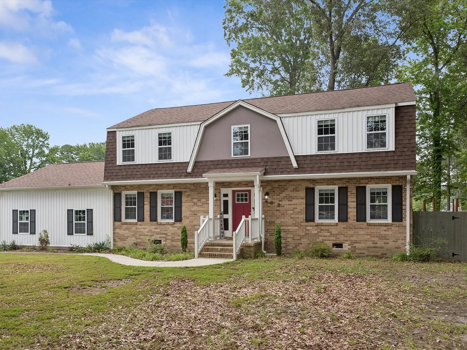 4 bed, 2.5 bath, 2386 sqft, $2,800 — Photo 2
