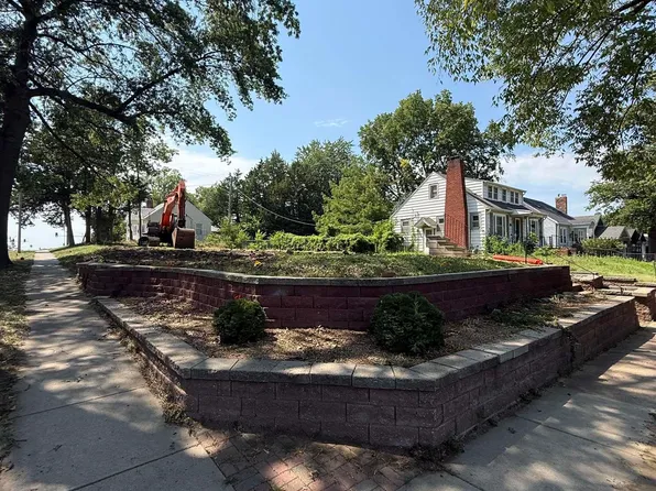 2757 S 11th St, Lincoln, NE 68502