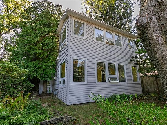 3rd image of 497 Eaton Rd