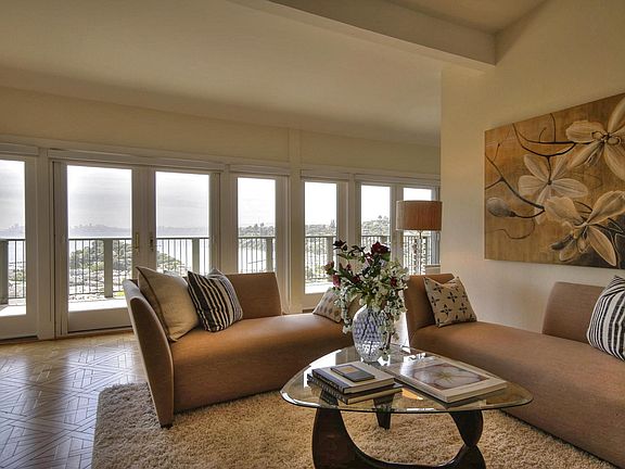 2nd image of 35 Corinthian Ct APT 31