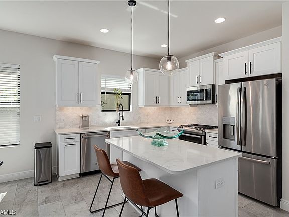 4th image of 11560 Grey Egret Cir