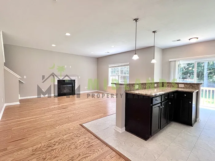 464 Edenhall Dr — Photo 12