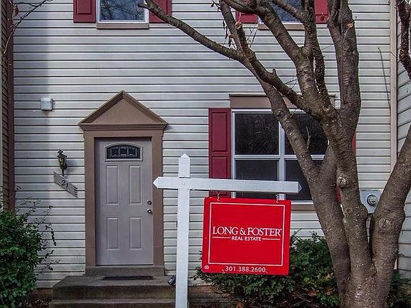 3rd image of 21 Lake Park Ct #974