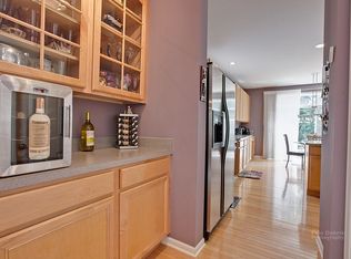 4501 W Westchester Ln, Libertyville, IL 60048