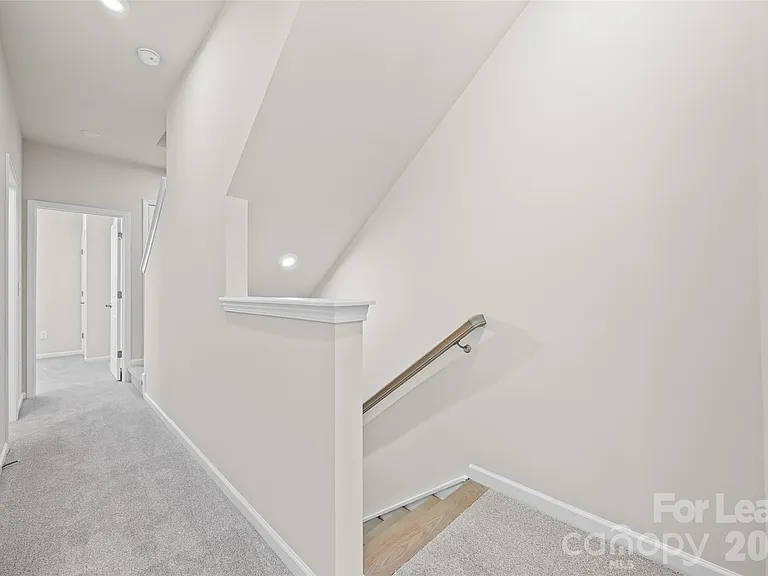 5640 Kingspan Dr — Photo 16