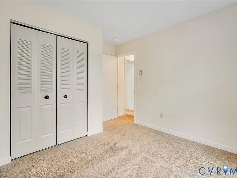 7432 Shire Pkwy — Photo 16