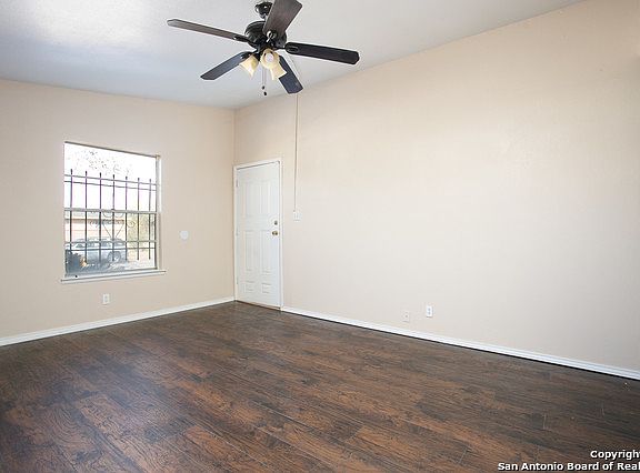 4th image of 6218 Cedar Valley Dr