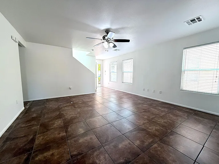 11087 Deluna St — Photo 4
