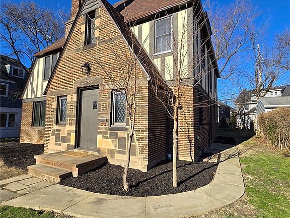 3rd image of 3145 Huntington Rd