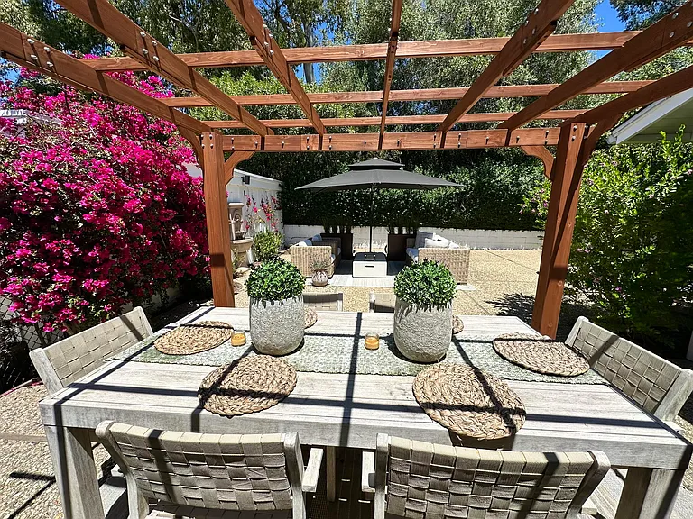 450 Santa Rosa Ln — Photo 3