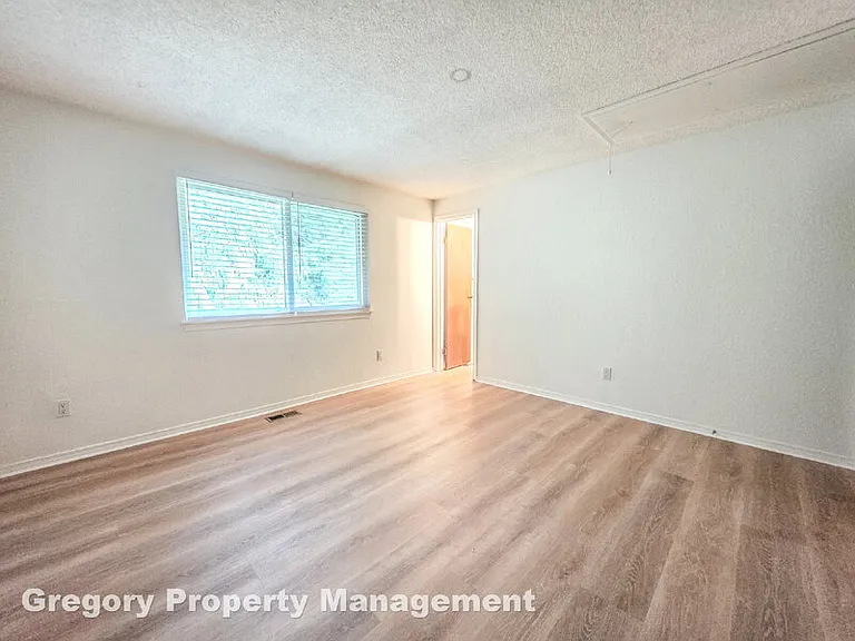 19044 NE 165th Pl — Photo 21