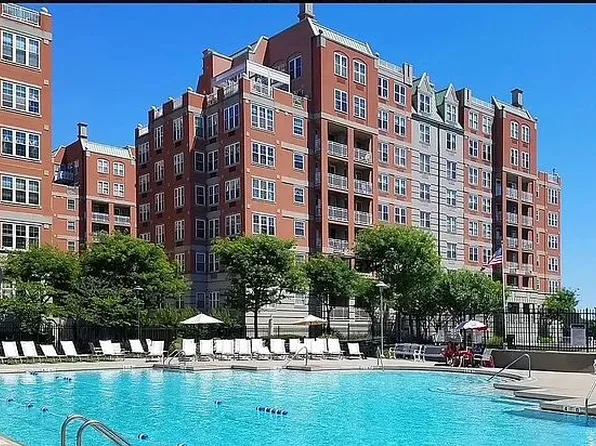 40 Oceana Dr W #9, Brooklyn, NY 11235