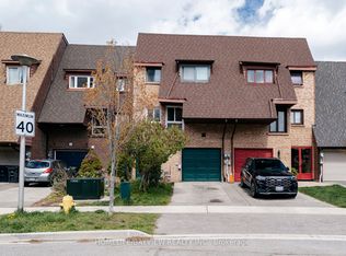 17 Stoneham Rd, Toronto, ON M9C 4Y7
