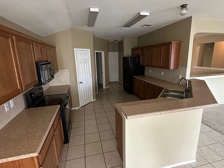 2219 Memory Ln — Photo 7