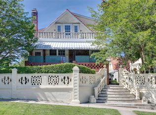 231 Manorhaven Blvd, Port Washington, NY 11050