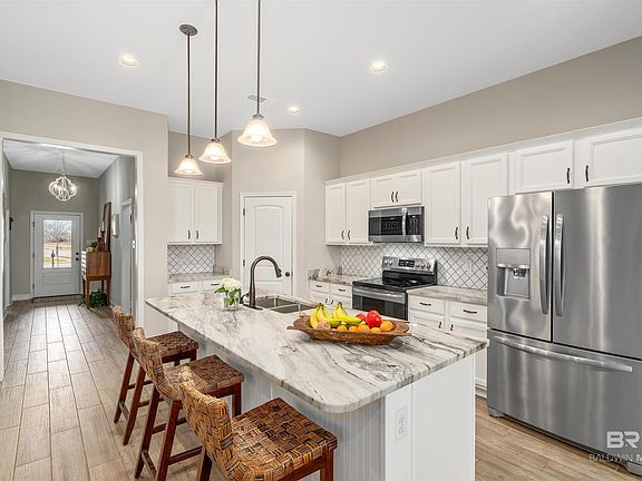 3rd image of 23723 Devonfield Ln
