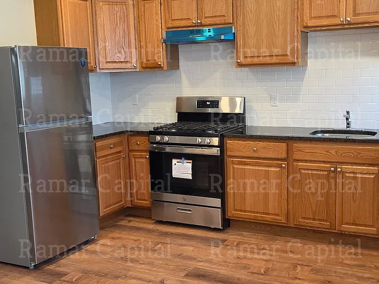 2754 Mickle St — Photo 6