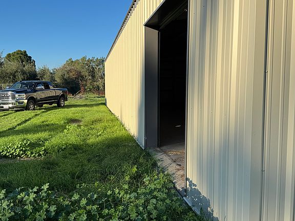 3rd image of 37596 Myrtlewood Dr