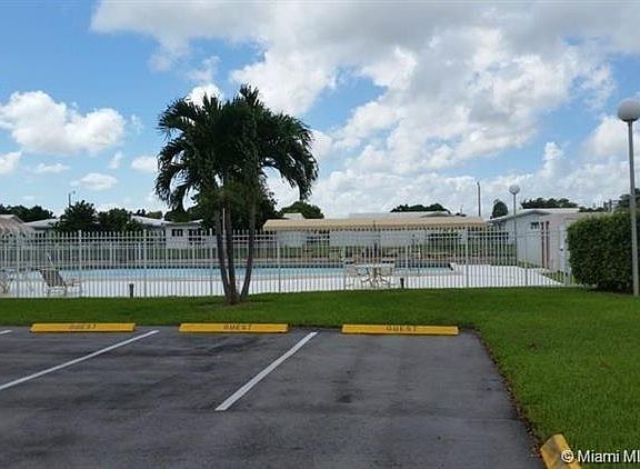 4th image of 8405 NW 61st St APT D312