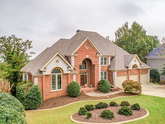 3rd image of 4340 Highborne Dr NE