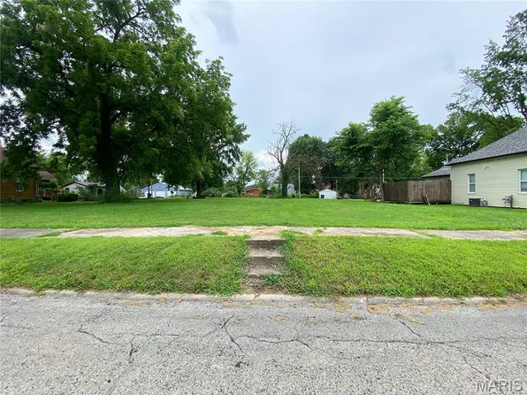 311 W Pine St, Percy, IL 62272