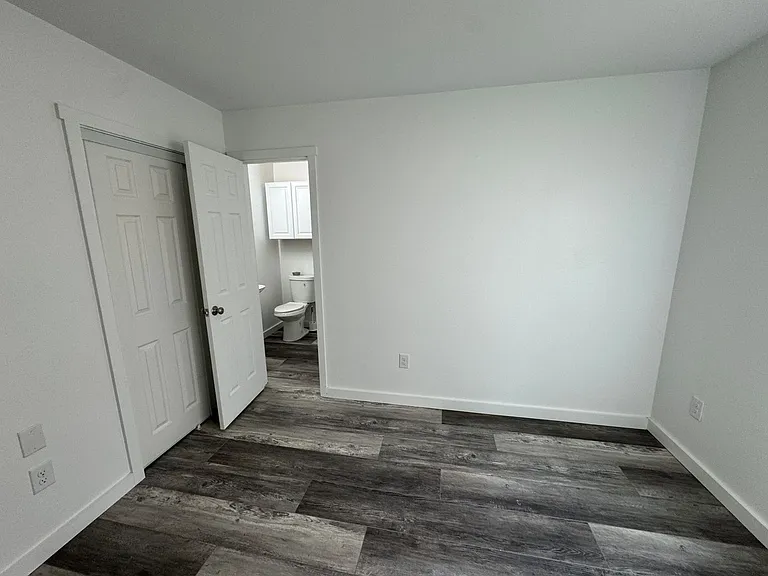 583 1/2 N Main St — Photo 10