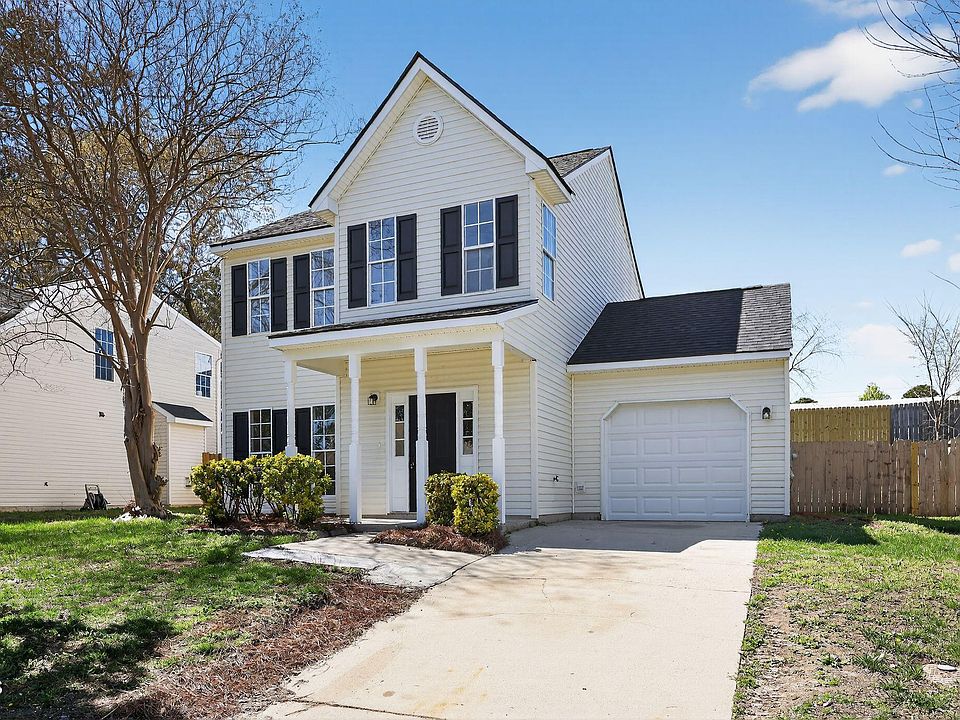 1st image of 629 Hanska Way