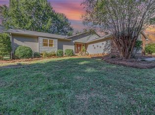 112 Choctaw Dr, Lexington, NC 27295