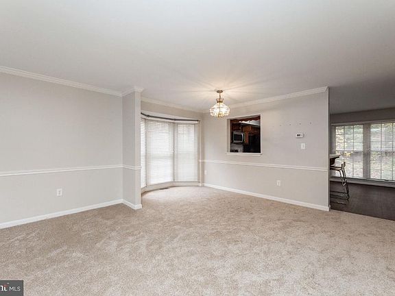 4th image of 4127 Hampstead Ln