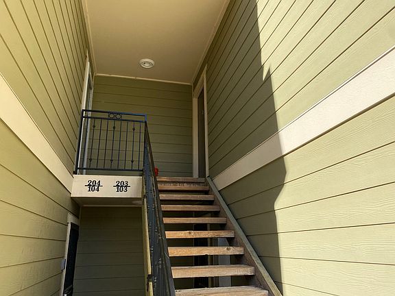 3rd image of 3412 S Eagle St Unit 203