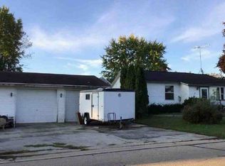 212 W 4th St, Gillett, WI 54124