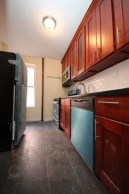 Rented by Kings Court Real Estate | media 39