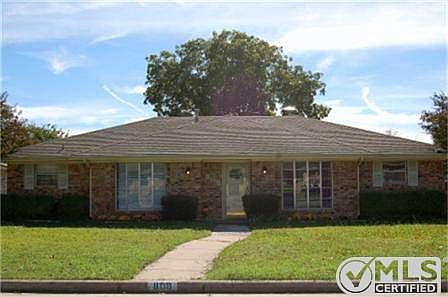 1st image of 808 Cypress Dr