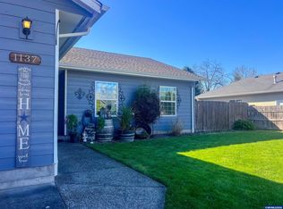 1137 SE 2nd Ave, Mill City, OR