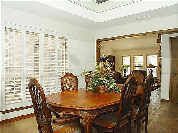 3rd image of 612 Farine Dr