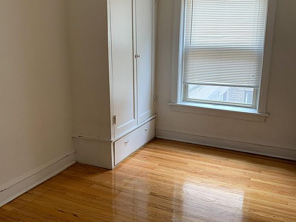 3rd image of 6347 N Magnolia Ave APT K1